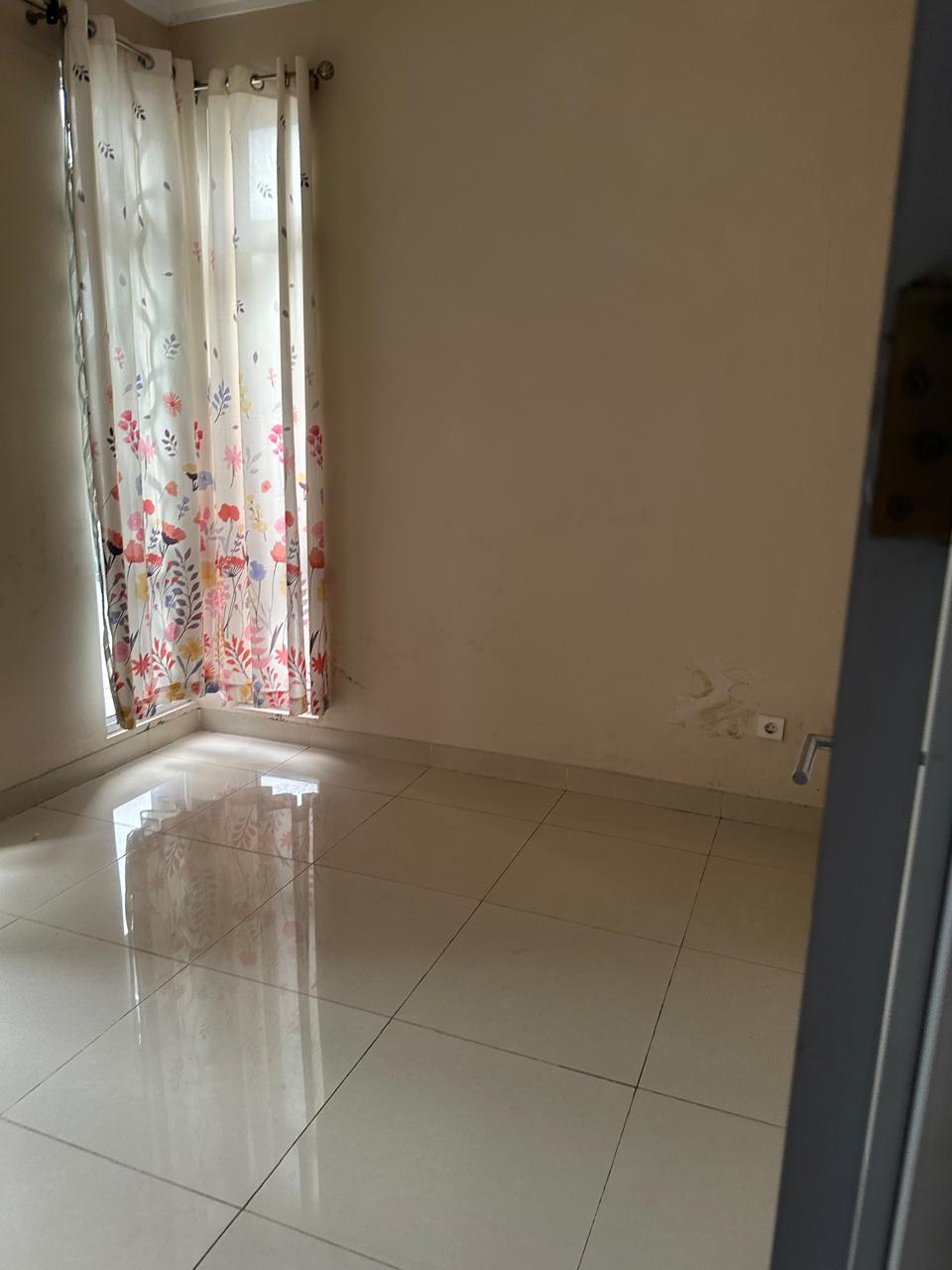 Rumah di Jual di Cherryville Grand Wisata